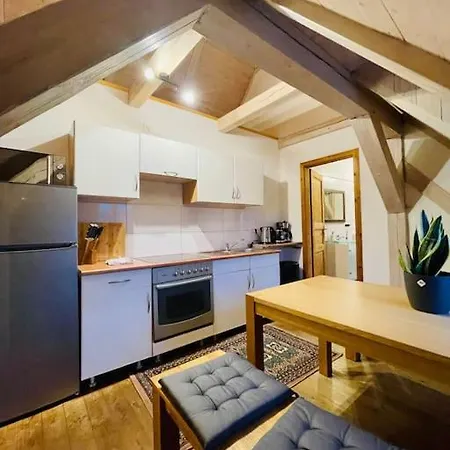 Zauberhaftes Vierbett-apartment Nahe Magdeburg Barleben